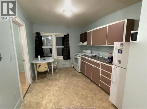 8-2145 University Ave W, Windsor, ON, N9B1E3 | Card Image