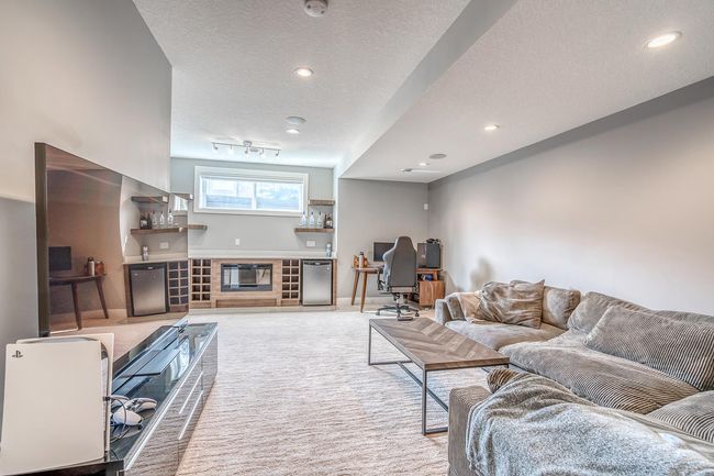 4004 1 St Nw, Home with 4 bedrooms, 3 bathrooms and 2 parking in Calgary AB | Image 39