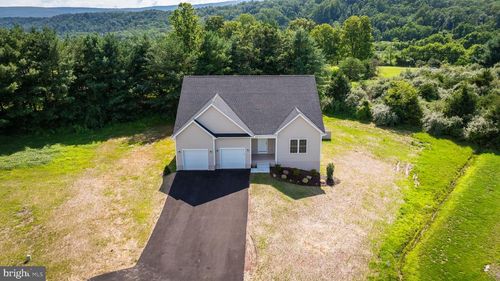 40 Mdg Ct, BERKELEY SPRINGS, WV, 25411-3881 | Card Image