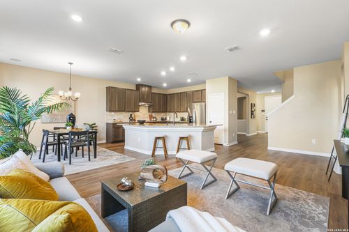 8010 Kingfisher Lndg, San Antonio, TX, 78253-4083 | Card Image