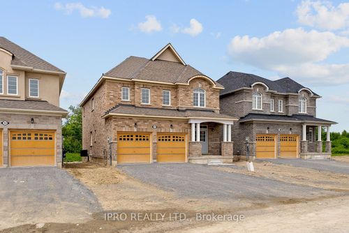 166 Hawkins St, Sutton West, ON, L0E1R0 | Card Image