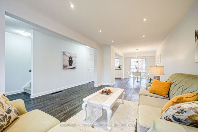 489 Lancelot Cres, House attached with 4 bedrooms, 2 bathrooms and 3 parking in Oshawa ON | Image 6