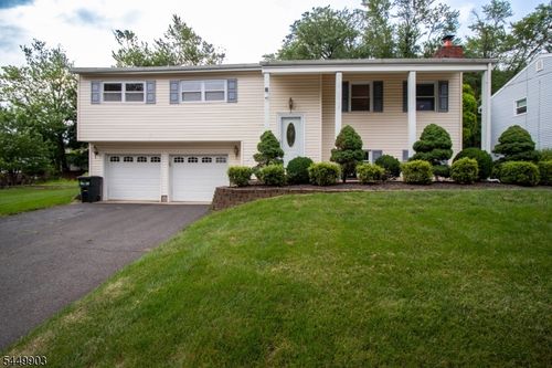 7 Cortland Dr, Somerset, NJ, 08873-1713 | Card Image
