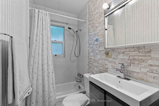 82 Beach Rd, House other with 3 bedrooms, 1 bathrooms and 6 parking in Tiny ON | Image 29