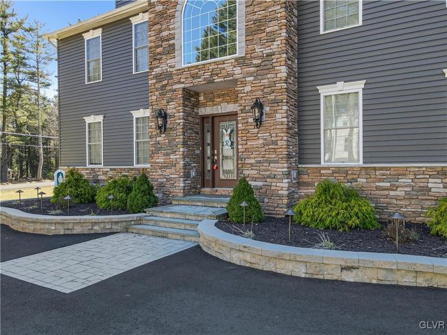 Front Entrance | Image 4