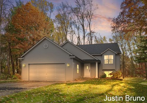 10811 Timberline Rd, Greenville, MI, 48838-8177 | Card Image