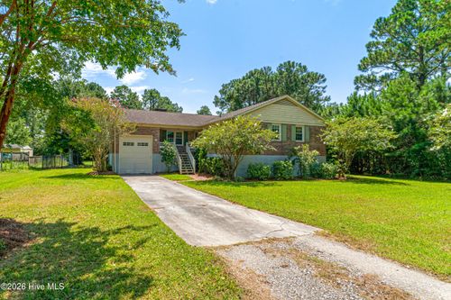 109 Pleasant Dr, Beaufort, NC, 28516-9682 | Card Image