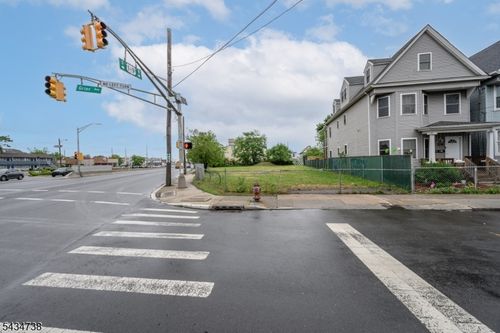 534 Grier Ave, Elizabeth, NJ, 07202-3105 | Card Image