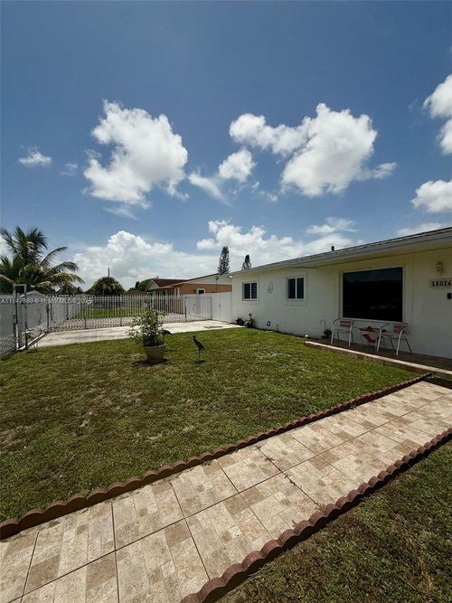 18026 Nw 35th Ct, Miami Gardens, FL, 33056-3461 | Card Image