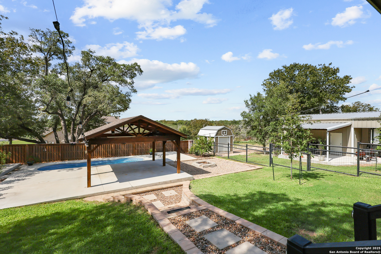 Residential in Floresville 3