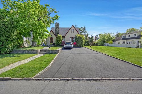 27 Summit St, Eastchester, NY, 10709-3827 | Card Image