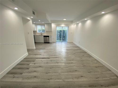 g-1328 Nw 4th St, Miami, FL, 33125-4753 | Card Image