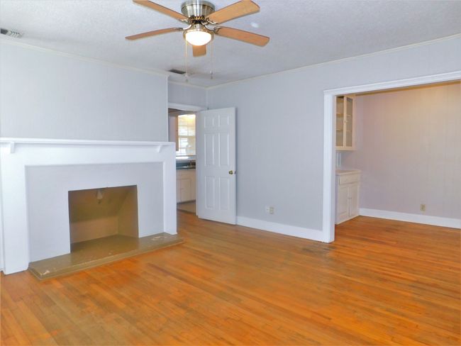 1609 N Locust St, Home with 2 bedrooms, 1 bathrooms and null parking in Denton TX | Image 8