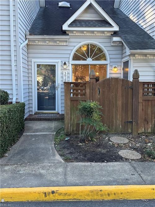 apt-d-301 Wimbledon Chase, Chesapeake, VA, 23320-4960 | Card Image