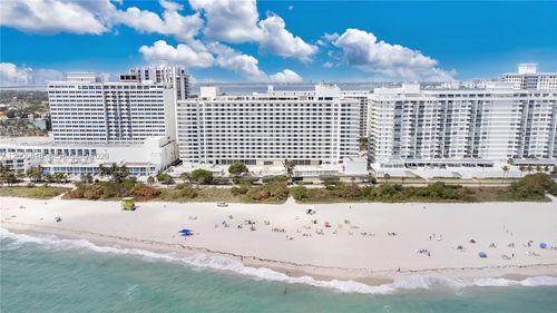 16a-5555 Collins Ave, Miami Beach, FL, 33140-2433 | Card Image
