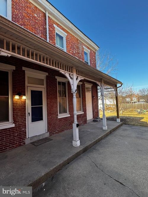 apt-1-133 Walnut St, POTTSTOWN, PA, 19464-5765 | Card Image