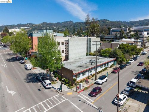 3021 Telegraph Ave, Berkeley, CA, 94705-2072 | Card Image