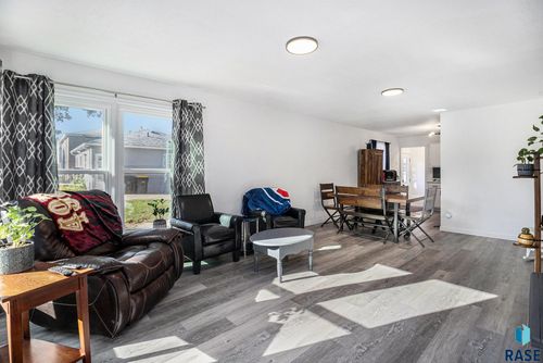 1301 S Gary Dr Drive, Sioux Falls, SD, 57103 | Card Image