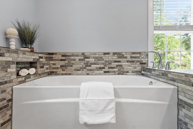 33 N Shore Rd, House other with 1 bedrooms, 2 bathrooms and 3 parking in Westminster MA | Image 31