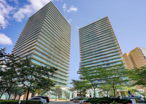 808-5500 Yonge St, North York, ON, M2N7L1 | Card Image
