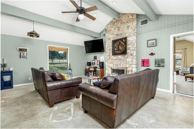 12 Creekwood Dr, House other with 3 bedrooms, 2 bathrooms and 3 parking in Schulenburg TX | Image 14