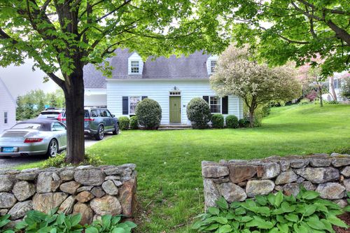 11 Treadwell Ave, Westport, CT, 06880-4726 | Card Image