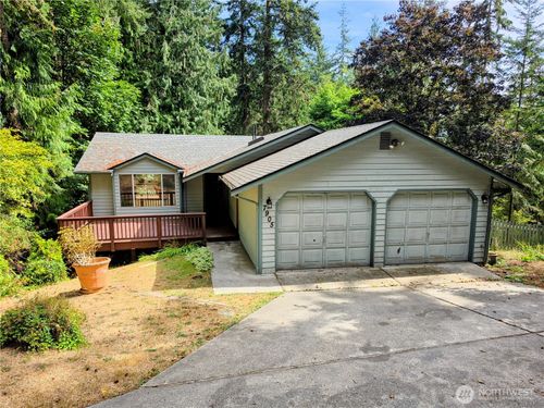7905 Decatur Ave, Clinton, WA, 98236-9238 | Card Image