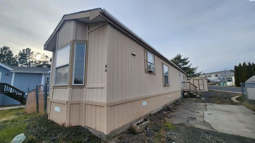 spc-44-255 Nw Golden Hills Dr, Pullman, WA, 99163-8976 | Card Image