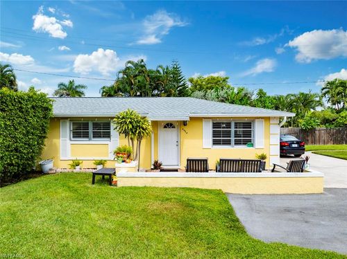 10-4936 West Blvd, NAPLES, FL, 34103-2830 | Card Image