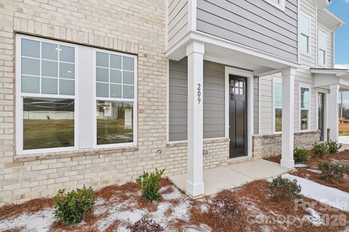 14-203 Vanguard Ln, Gastonia, NC, 28056-8746 | Card Image