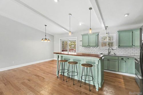 451 6 Mile Rd, Whitmore Lake, MI, 48189-9560 | Card Image