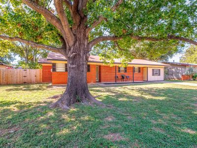 2205 12th Street, House other with 3 bedrooms, 1 bathrooms and null parking in Brownwood TX | Image 3