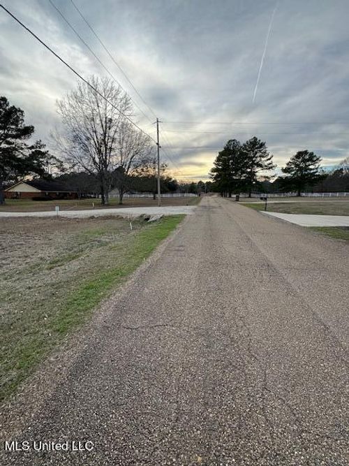 31 Sylwood Pl, Jackson, MS, 39209-9755 | Card Image