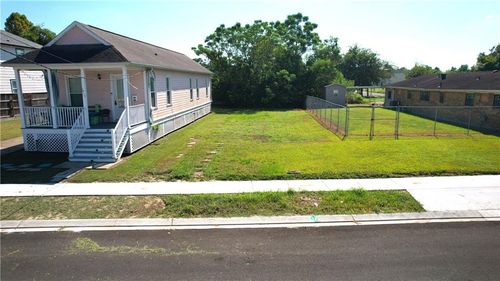 1911 Alabo St, New Orleans, LA, 70117-2319 | Card Image