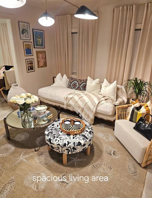 apt-2-131 Zamora Ave, Coral Gables, FL, 33134-4046 | Card Image