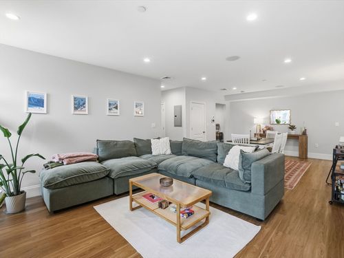 3-45 L St, Boston, MA, 02127-4720 | Card Image