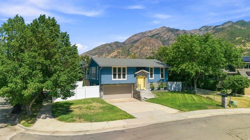3173 E Barnhill Bay, Cottonwood Heights, UT, 84121-4301 | Card Image