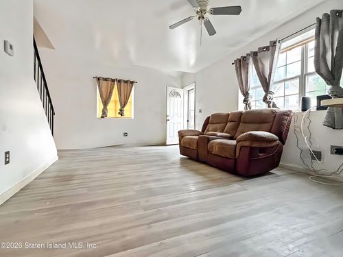 939 Post Avenue, Staten Island, NY, 10302 | Card Image