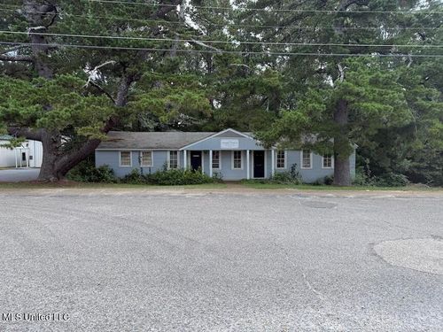 309 Third St S, Wiggins, MS, 39577-2810 | Card Image