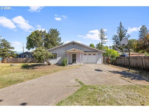 540 Oak Knoll Dr, Ashland, OR, 97520-1443 | Card Image