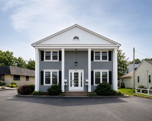 683 Main St, Falmouth, MA, 02540-3221 | Card Image