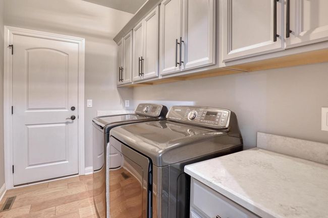 6928 S Weather Edge Circle, Condo with 3 bedrooms, 3 bathrooms and null parking in Lannon WI | Image 15