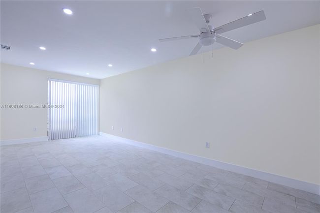 APT-117 - 200 177 Th Dr, Condo with 1 bedrooms, 1 bathrooms and null parking in Sunny Isles Beach FL | Image 8