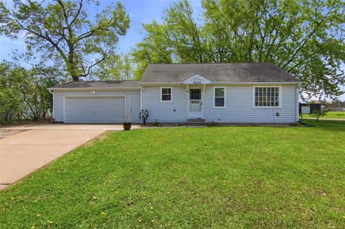 2229 Vine St, Eau Claire, WI, 54703-4939 | Card Image