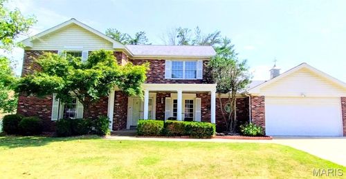 16054 Hunters Way Dr, Chesterfield, MO, 63017-5055 | Card Image