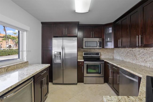 APT-108 - 4000 Ne 170 Th St, Condo with 3 bedrooms, 2 bathrooms and null parking in North Miami Beach FL | Image 8
