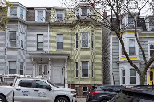 13 Gates St, Boston, MA, 02127-3793 | Card Image