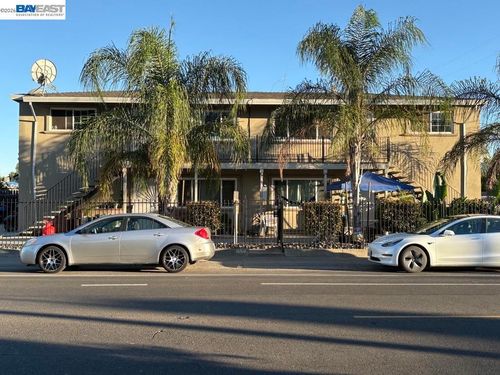 1050 Grand Ave, Sacramento, CA, 95838-3562 | Card Image