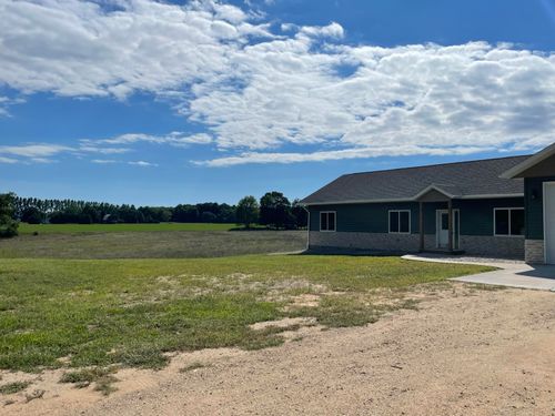 2509 S 40th Ave, Shelby, MI, 49455-9512 | Card Image