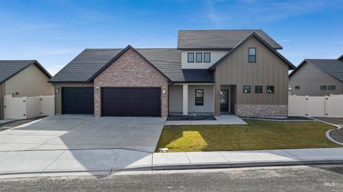 645 Canyon Crest Dr W, Twin Falls, ID, 83301-2919 | Card Image